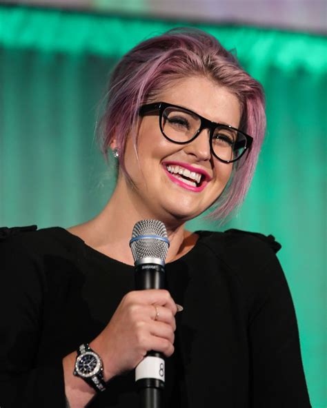 kelly osbourne glasses